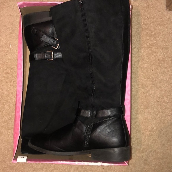 women’s size 12 and 13 shoes - Picture 2 of 6